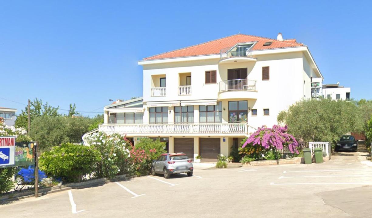 Guest House Krsevan Zadar Bagian luar foto